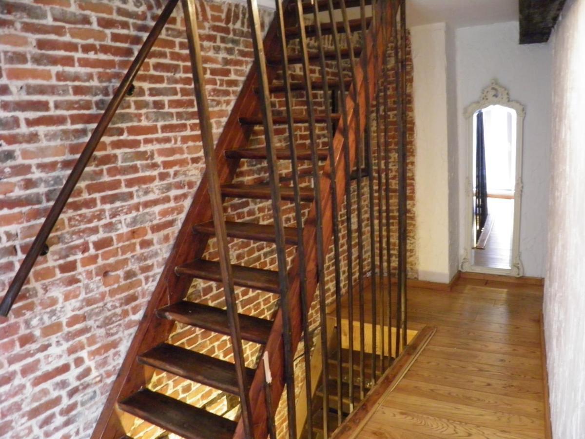Spacious Duplex In Brussels Historical Center Bagian luar foto