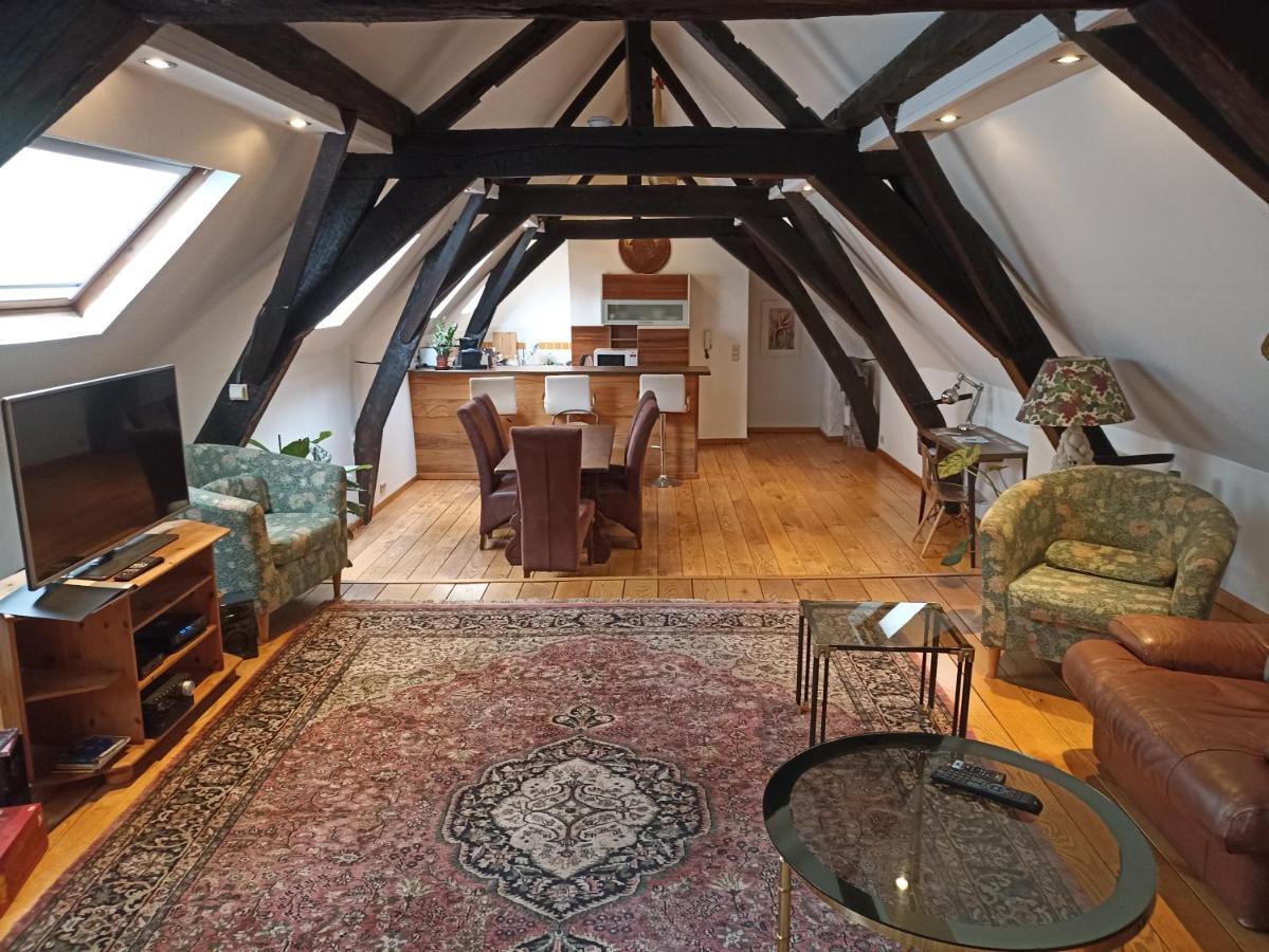 Spacious Duplex In Brussels Historical Center Bagian luar foto
